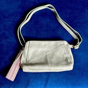 New Joy Susan small shoulder bag,super cute light olive green color.